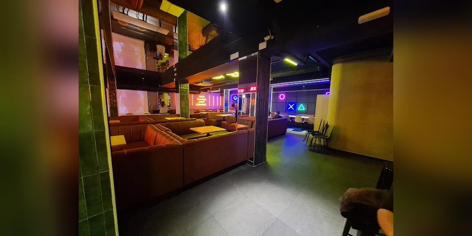 High Bar Shisha Lounge, bar