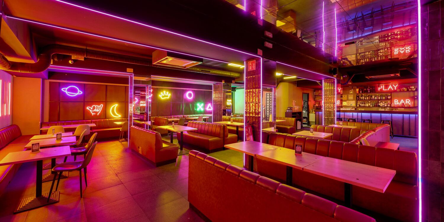 High Bar Shisha Lounge, bar