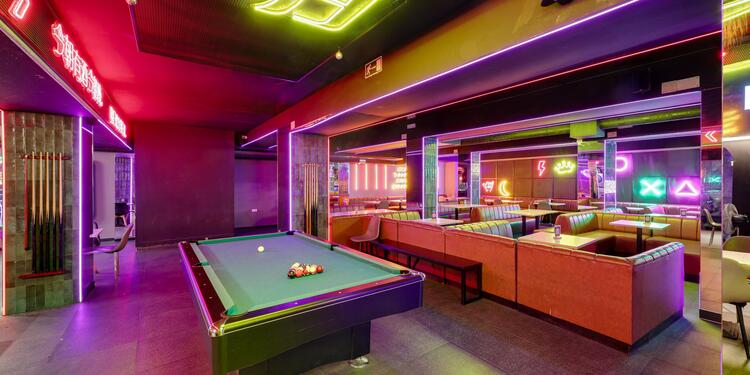 High Bar Shisha Lounge, bar