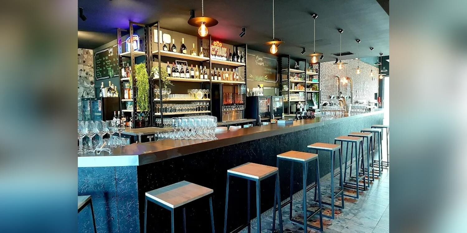 LA RAFFINERIE - Itteville, bar