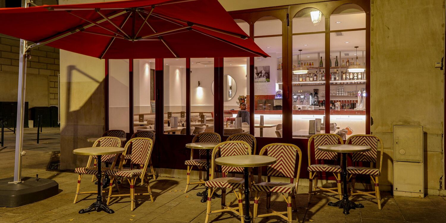 Brasserie Bonheur, bar
