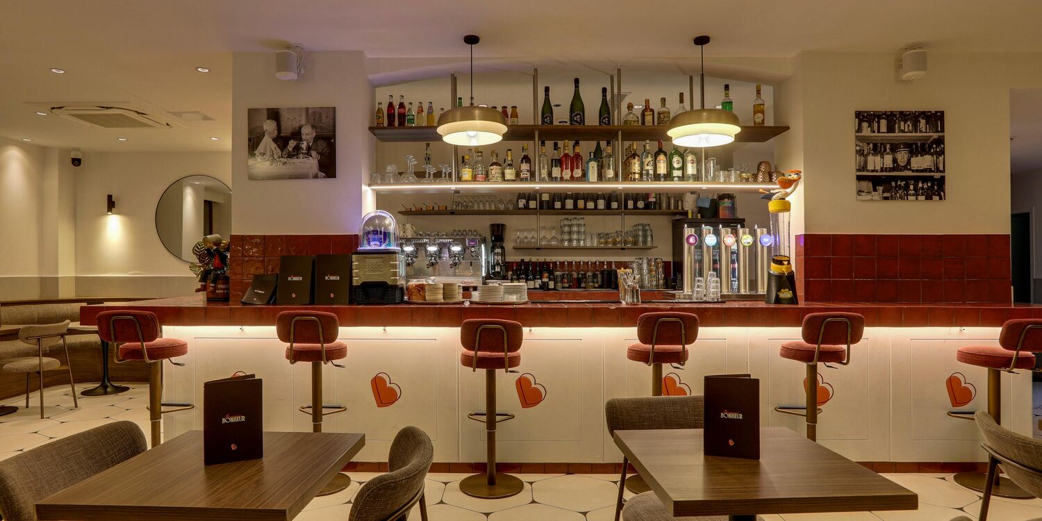 Brasserie Bonheur, bar