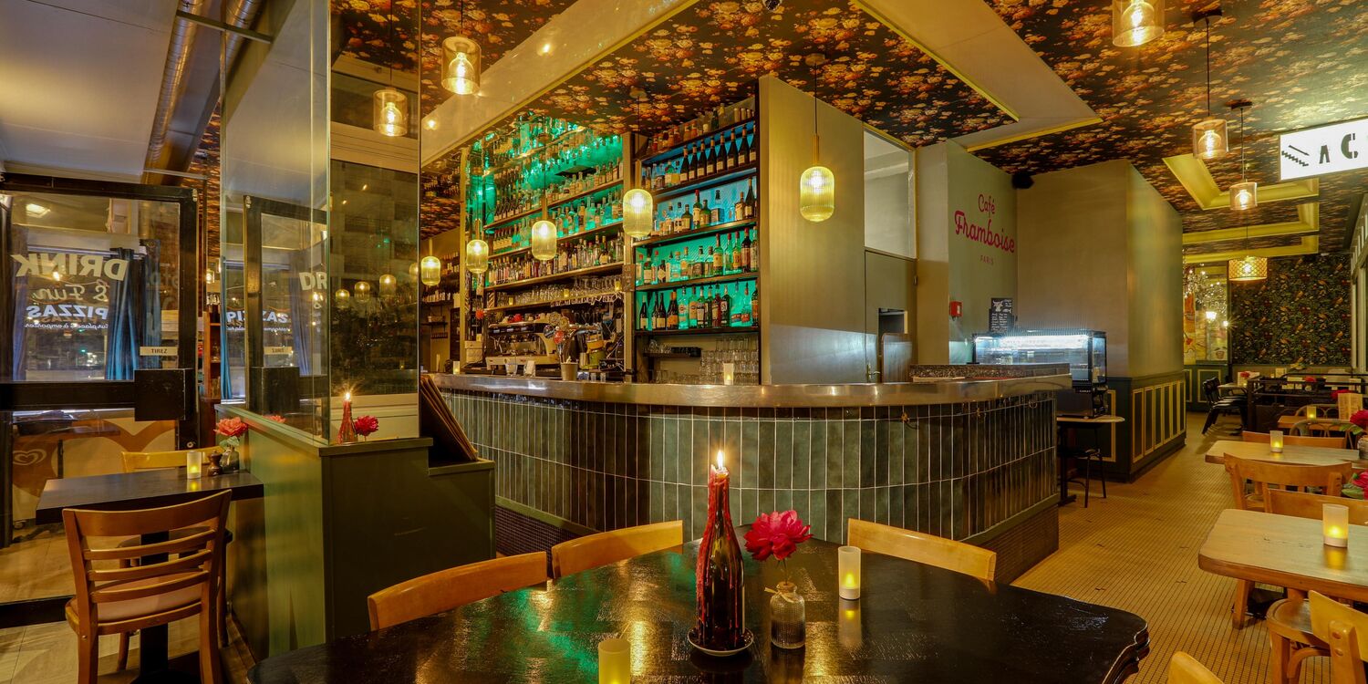 Café Framboise, bar