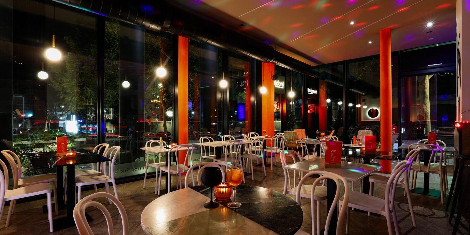 Mandoni, bar
