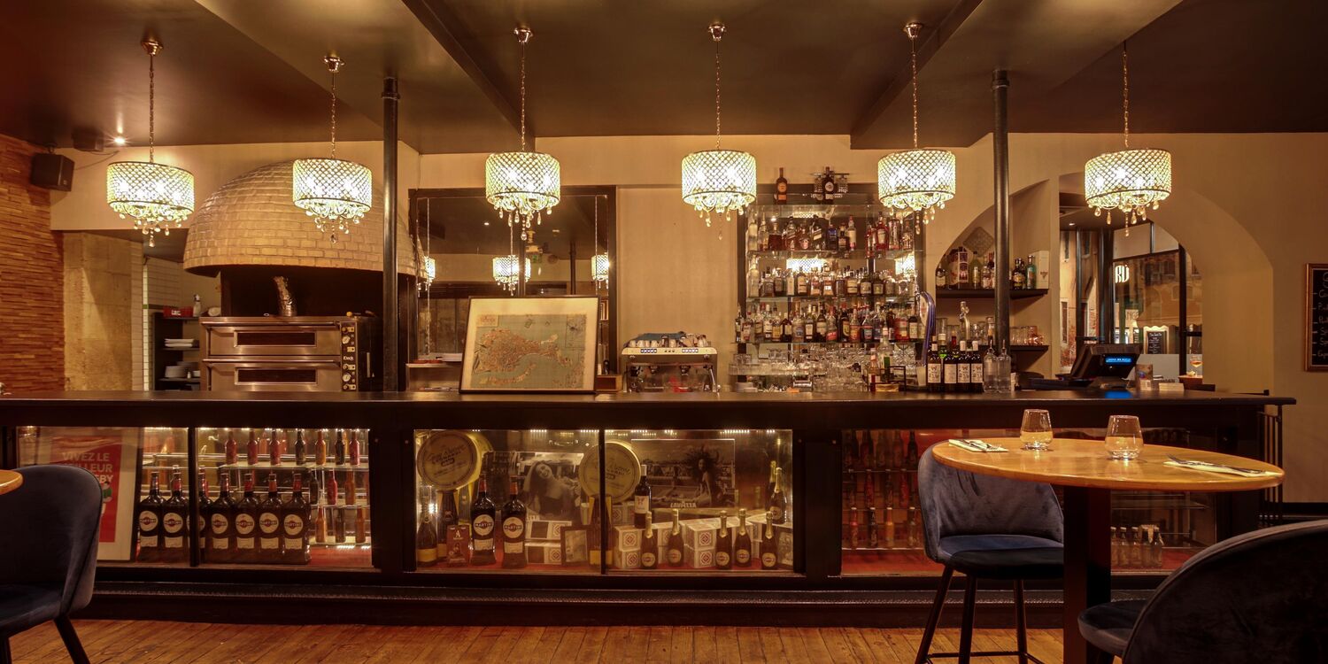 San Pietro, bar