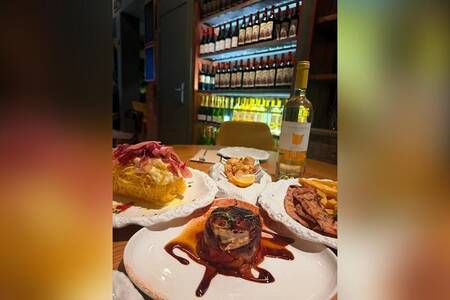 CASA CAVA - RESTAURANT DE TAPES  COPES, Bar Barcelona  #0