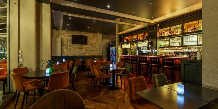 Le Huitième Arrt, bar