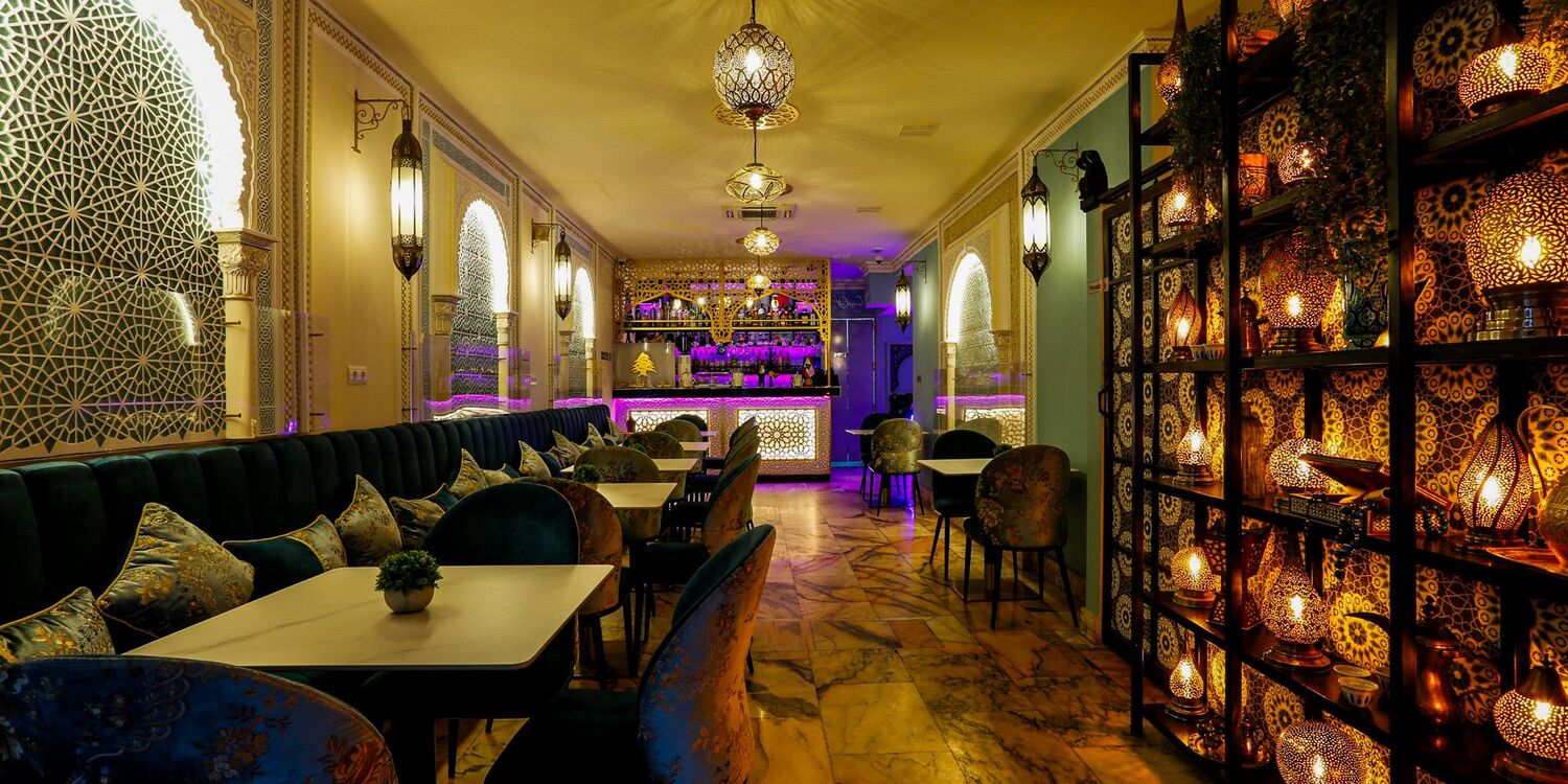 Al-Nassim Lebanese Restaurant, bar