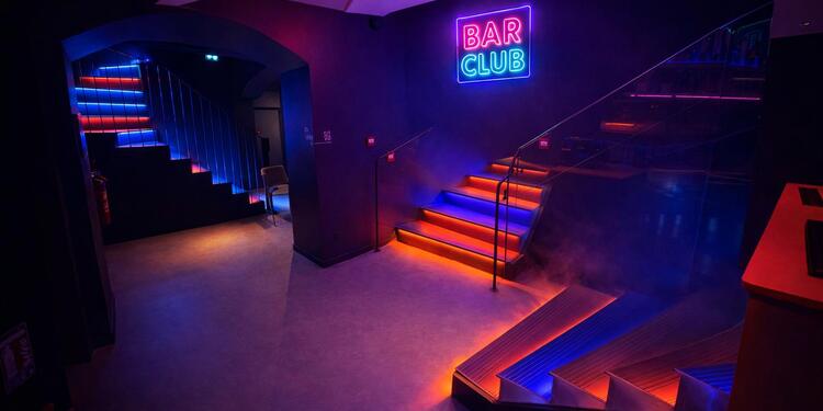 KIDOLOGY, bar, Descente bar
