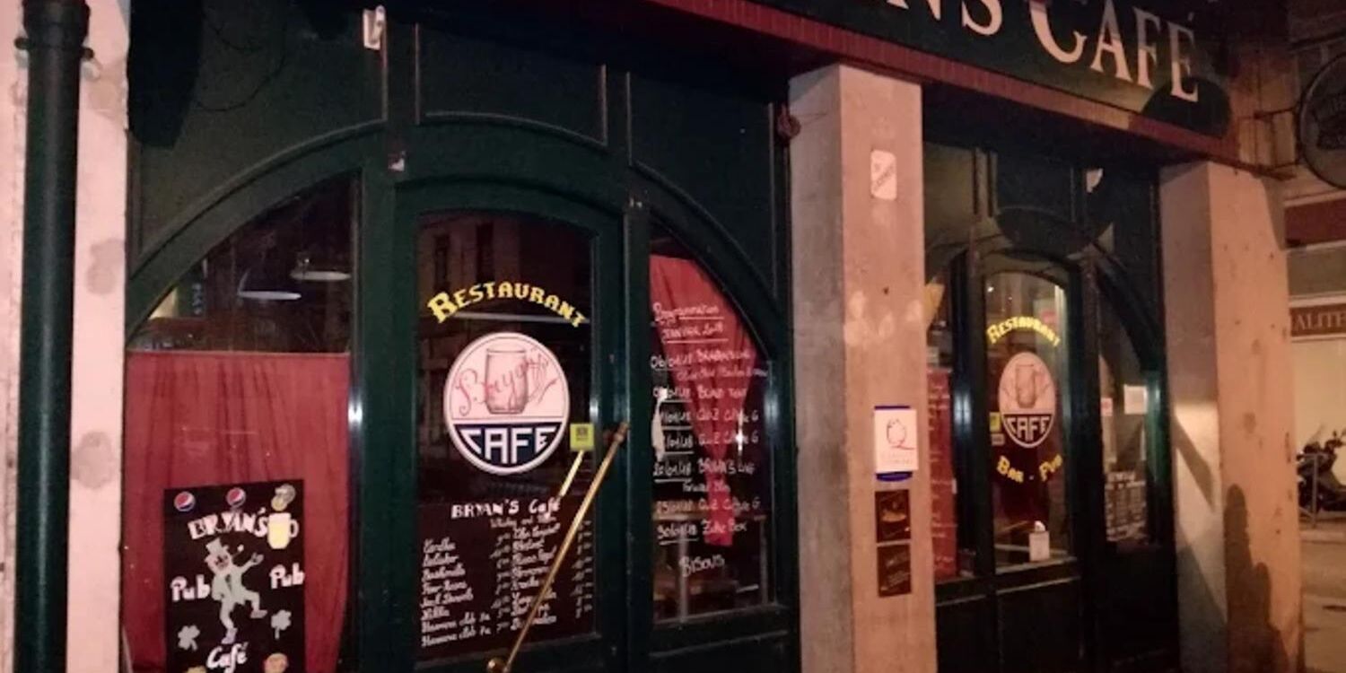 Bryan's Café, bar