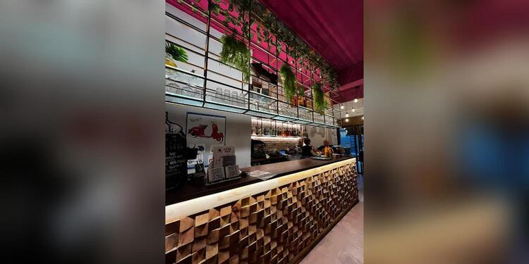 La Vespa Burger Bar, bar