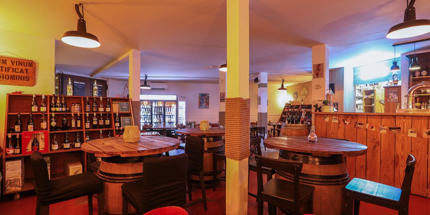Le Cellier des Vignerons, bar