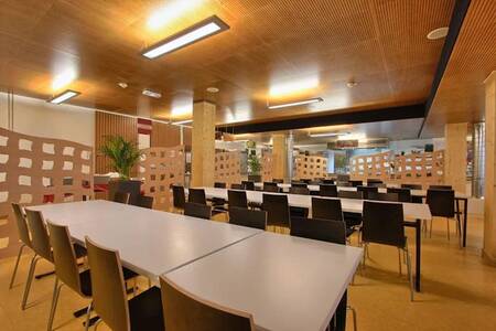 Auberge de jeunesse HI Yves Robert, Bar Paris La Chapelle #0