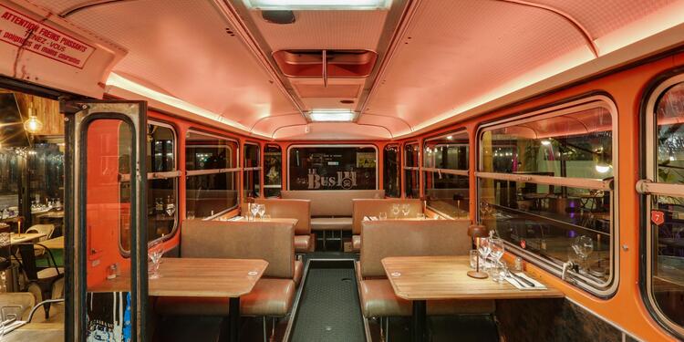 Le Bus 111, bar