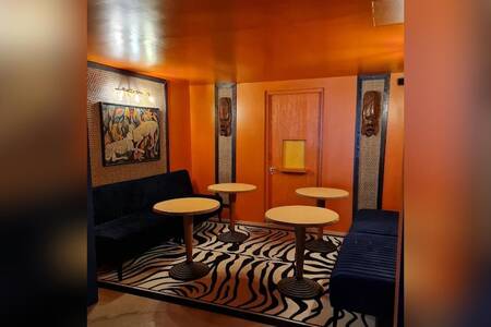 Ménage à Trois, Bar Bayonne Saint-Esprit #0