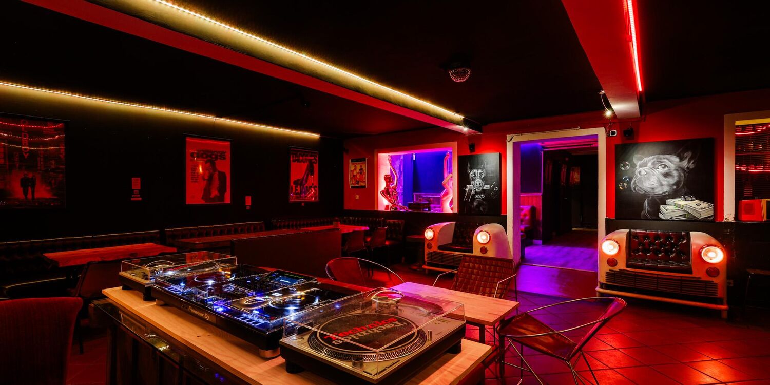 Miles Cocktail Bar Sala de Fiestas, rental_room