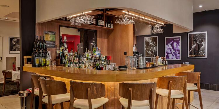 Chez les Clones, bar