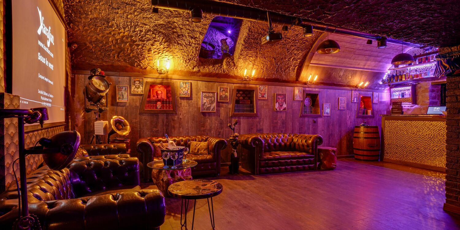 The Hidden Bar, bar