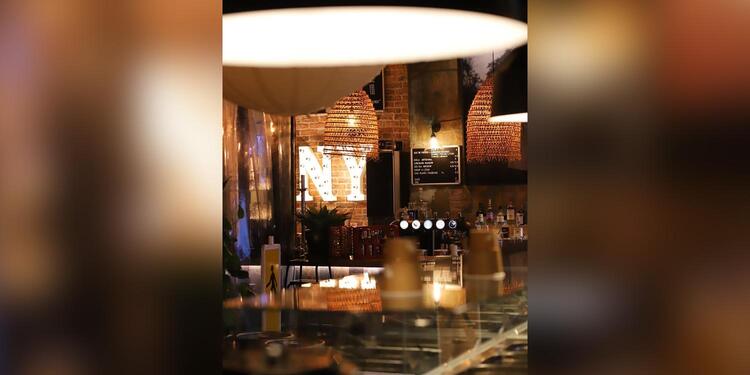 Delicatessen, restaurant