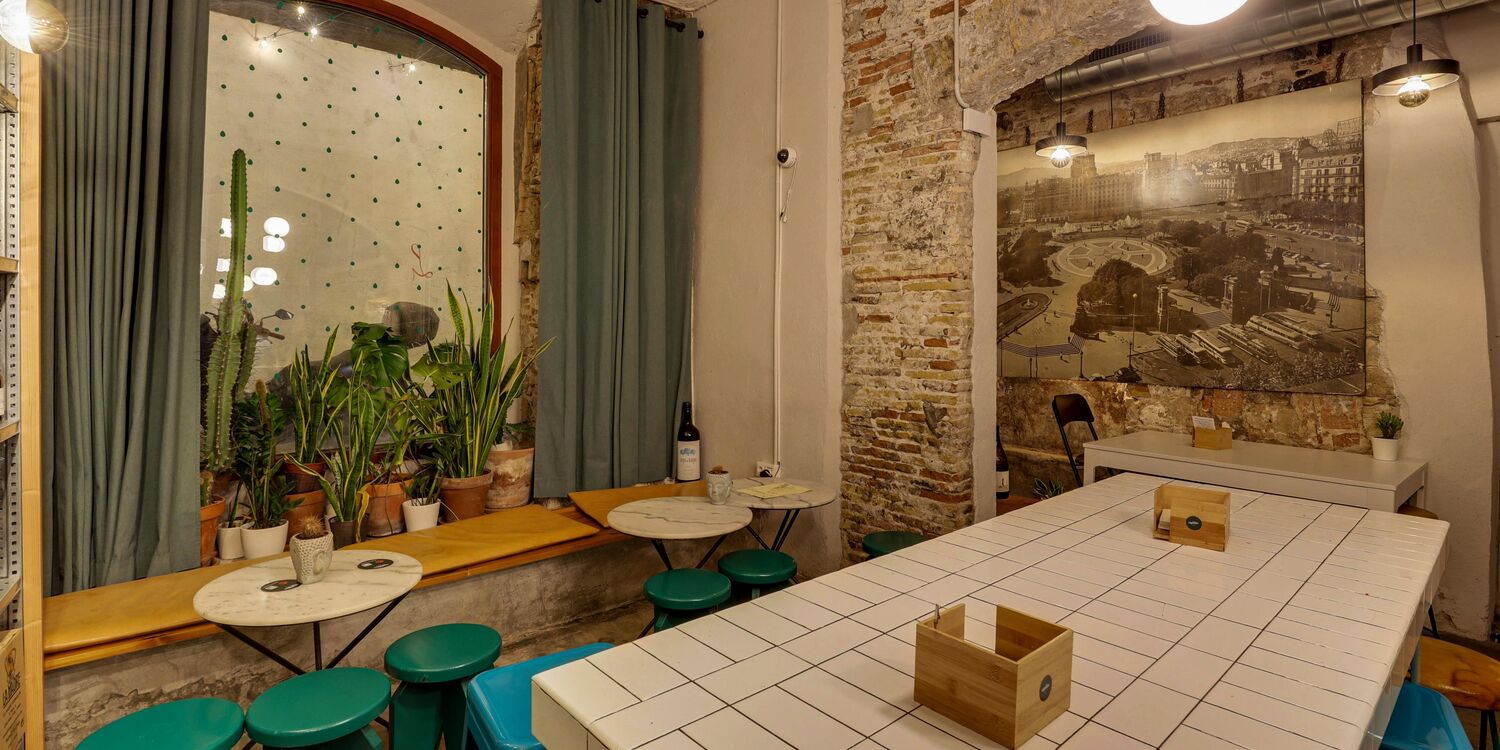 Agüita wine club, bar