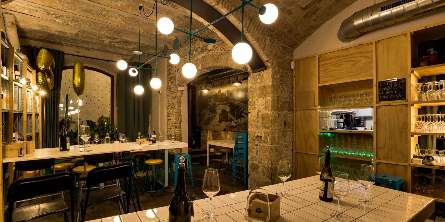 Agüita wine club, bar