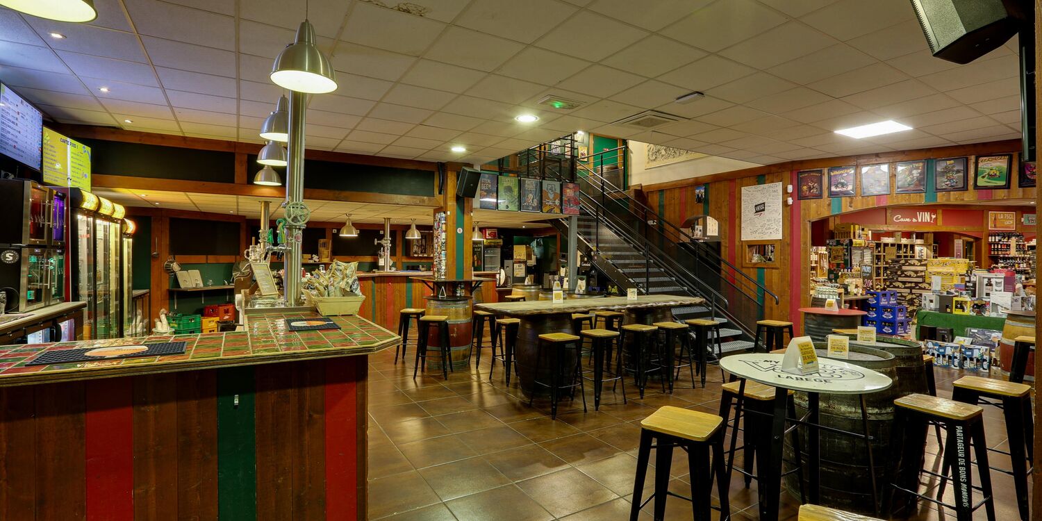 V and B Labège, bar