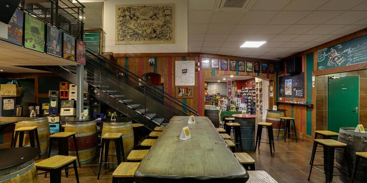 V and B Labège, bar