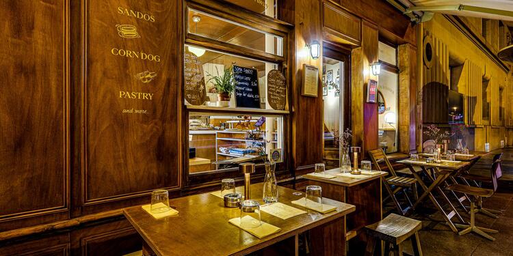 Sôma Sando, bar
