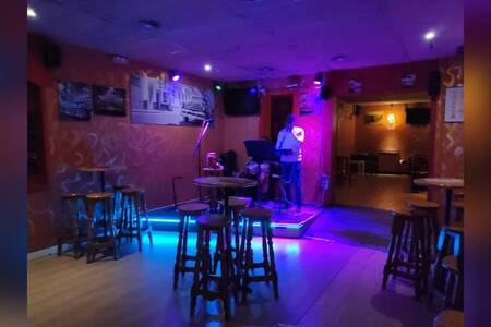 Gràcia Latina, Bar Barcelona Vila de Gràcia #0