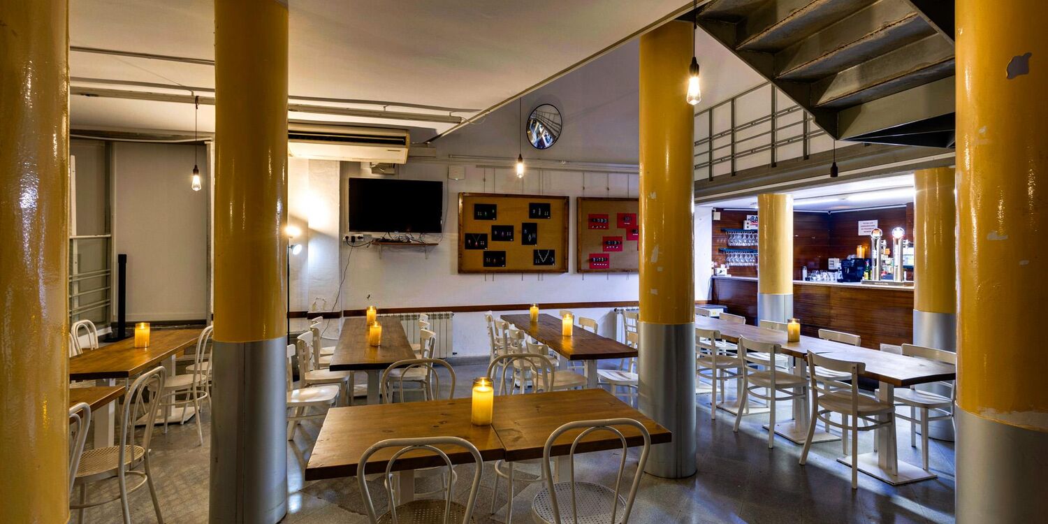 Bar del Centre Sant Pere 1892, bar