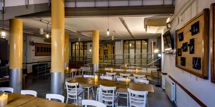 Bar del Centre Sant Pere 1892, bar