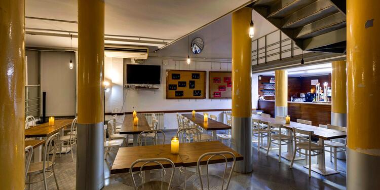 Bar del Centre Sant Pere 1892, bar