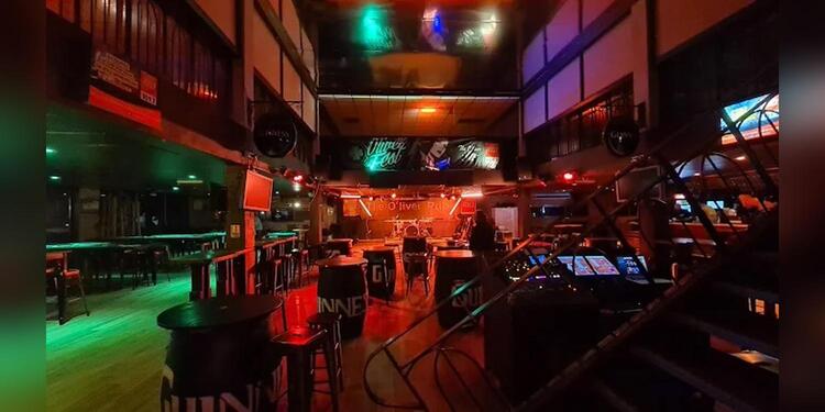 The O'liver Pub, bar