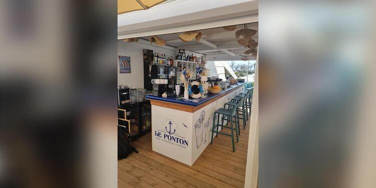 LE PONTON, bar