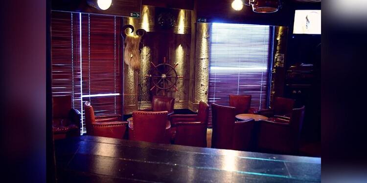 Peanut's Republic, bar