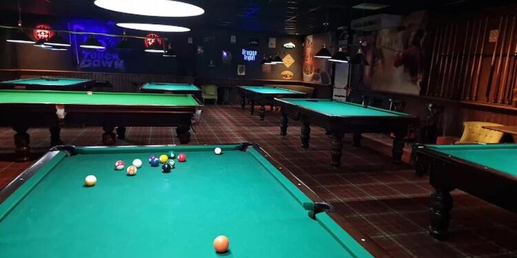 Touch Down Sports Bar, bar