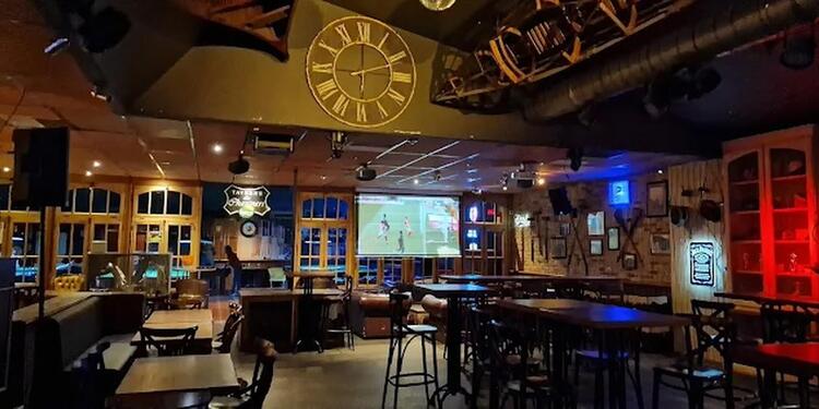 Touch Down Sports Bar, bar