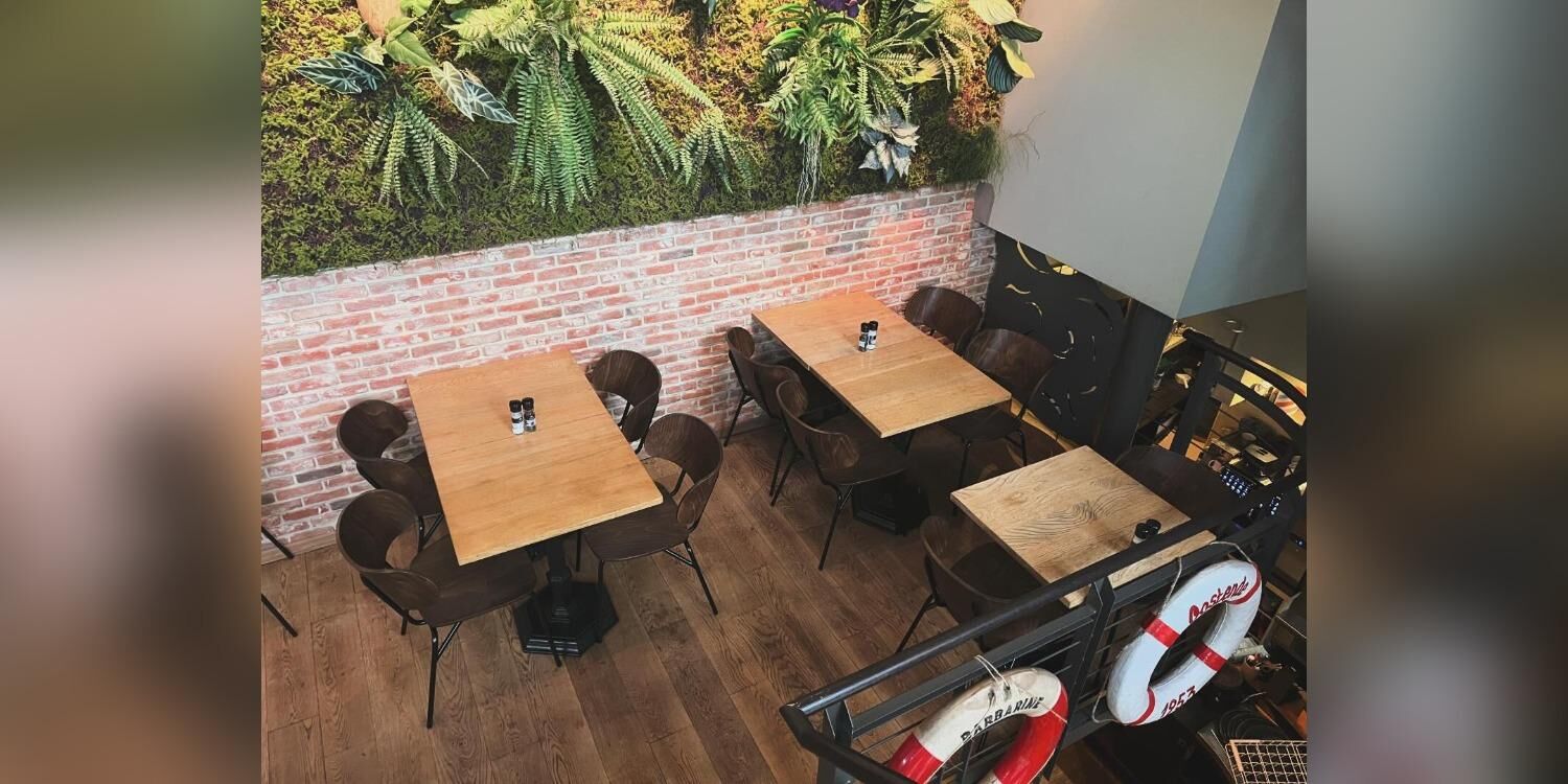 De Blauwe Schuit, bar