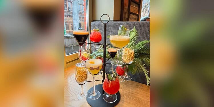 De Blauwe Schuit, bar