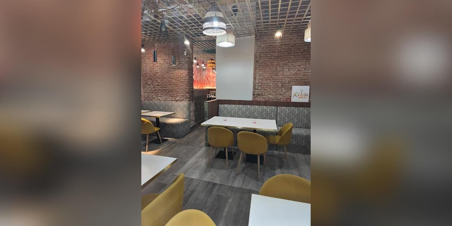 XTASI Kitchen & Bar, bar