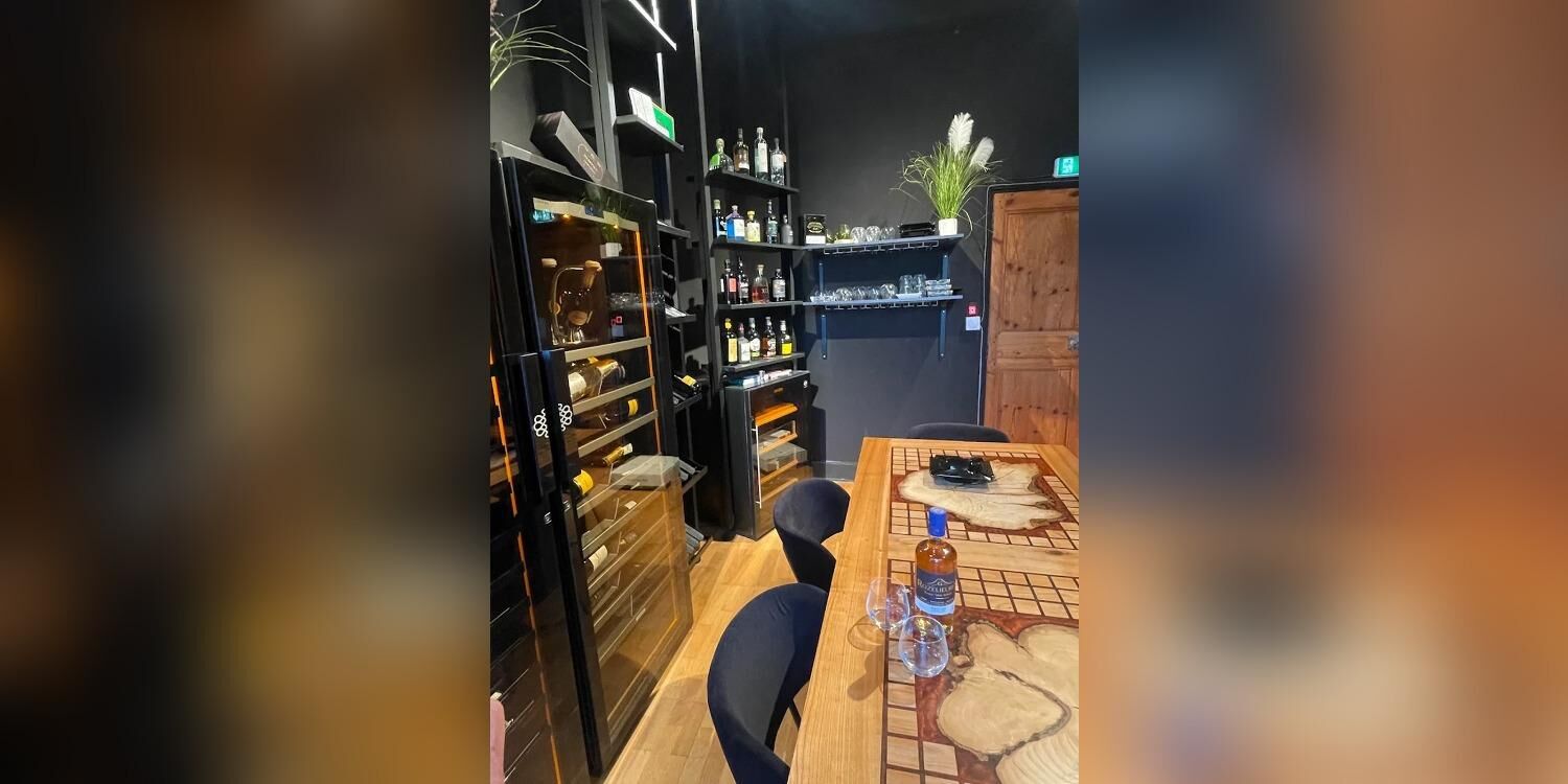 The Corner Pub, restaurant