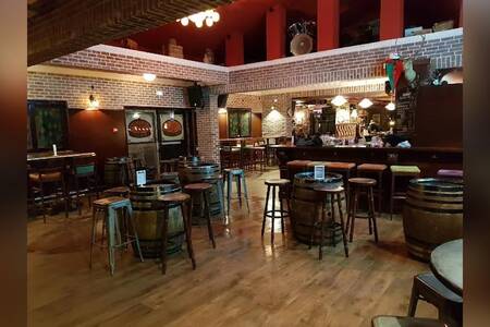 The Red Lion in Aubagne, Bar Aubagne  #0