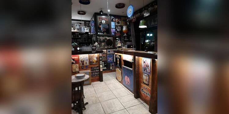 Le Tour du Monde " en 80 bières ", bar