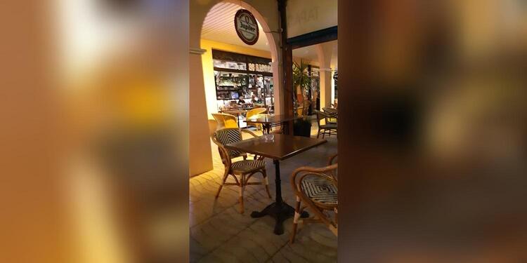 Le Tour du Monde " en 80 bières ", bar