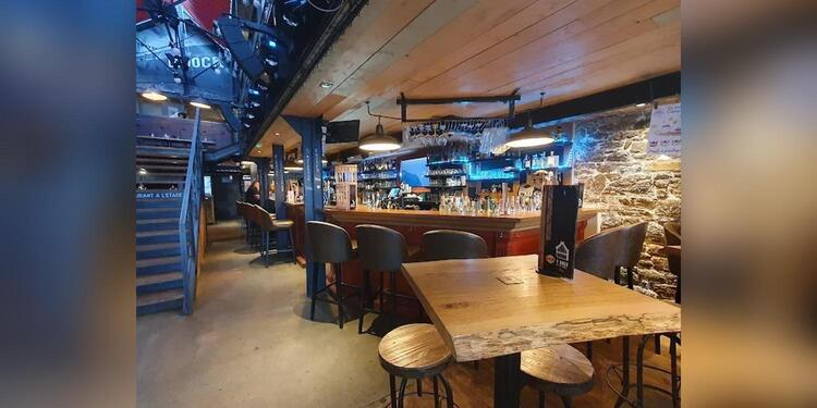 Le Dock, bar