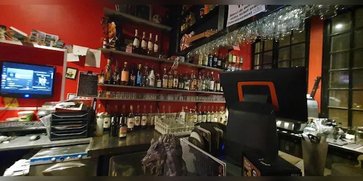 The Titty Twister Bar, bar