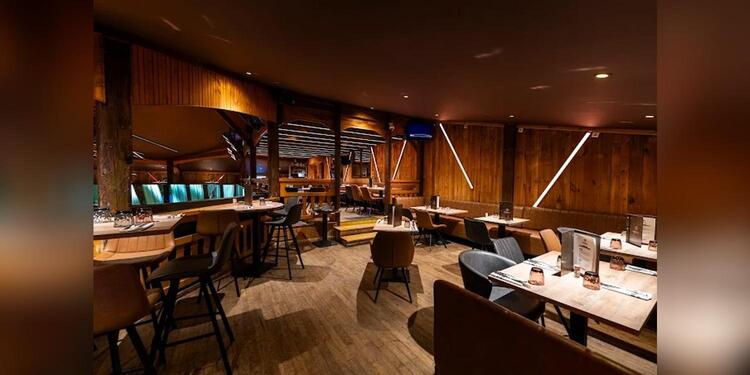 Indian's (Indian Saloon), restaurant