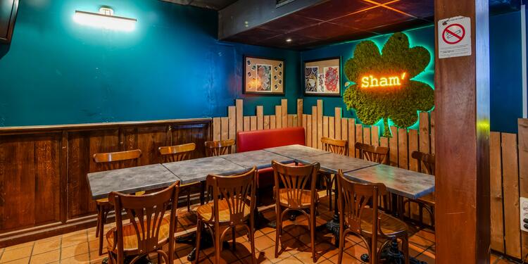 The Shamrock, bar
