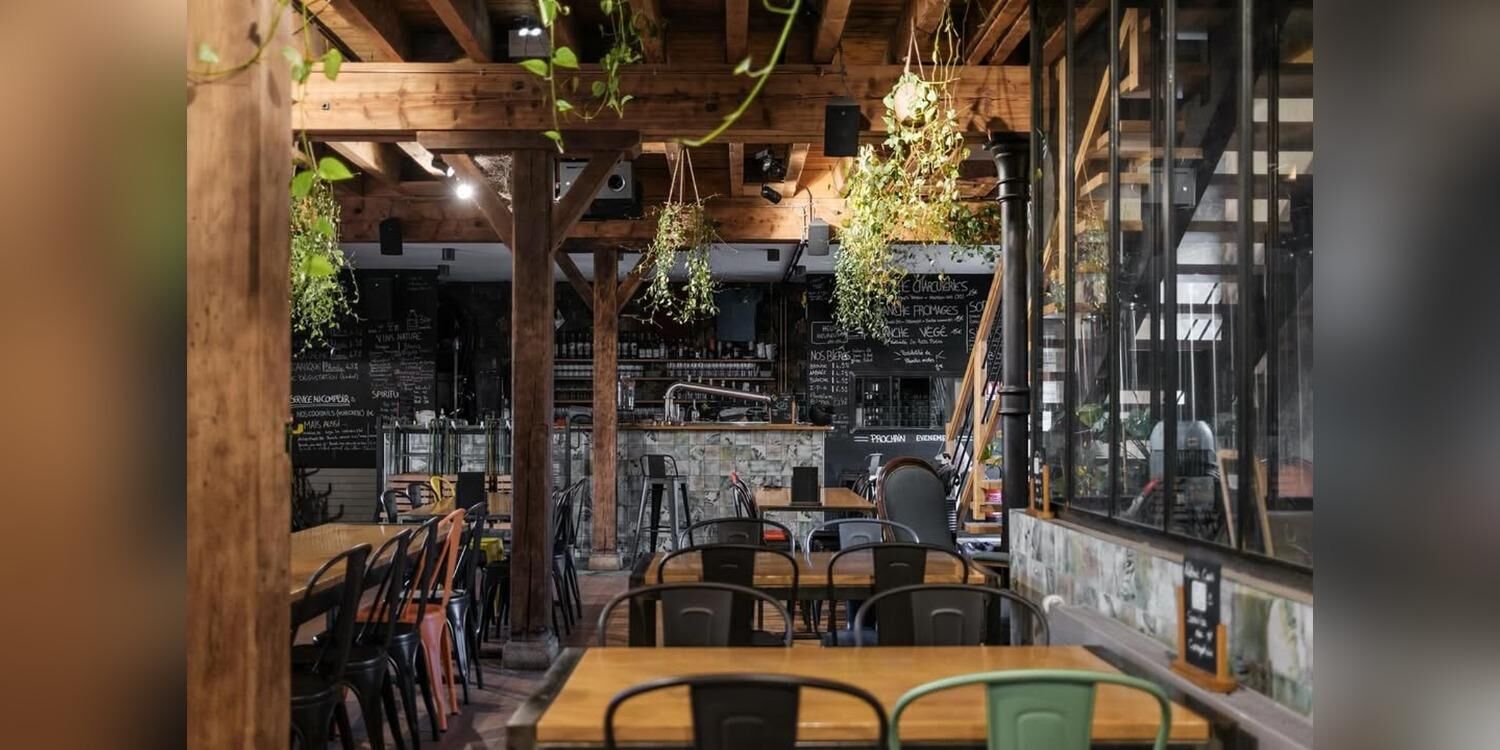 Un Singe en Hiver, bar