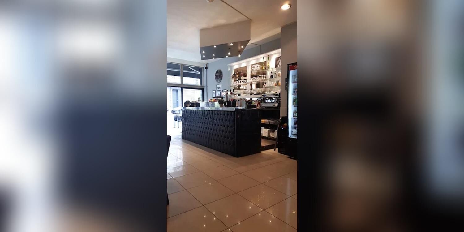 Cafe L'atmosphère, bar